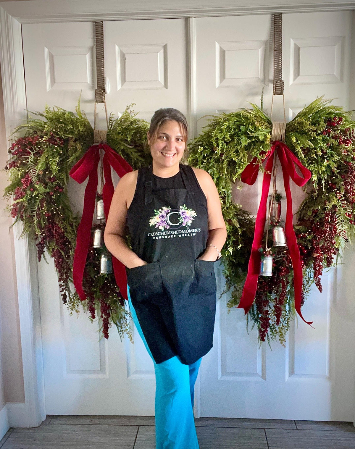 Red Berry Christmas Wreath: Rustic Farmhouse Evergreen with Gold Bells